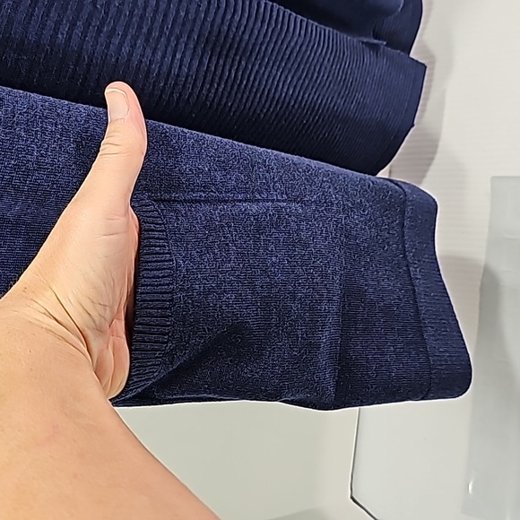 Women's Cardigan - Picture 3 of 8